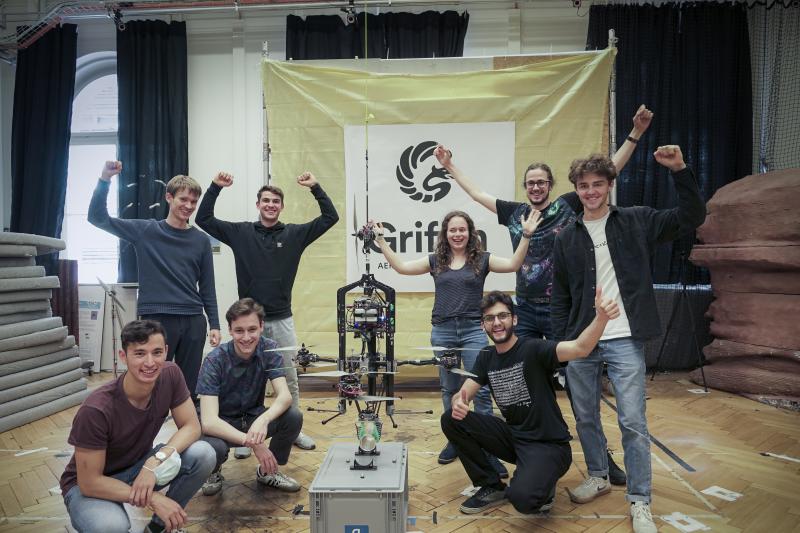 &nbsp;As part of a focus project at ETH Zurich, eight students built a flying manipulator that can hover in any orientation and grasp objects